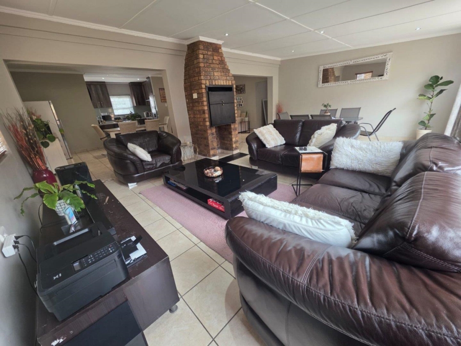 3 Bedroom Property for Sale in Carters Glen Northern Cape